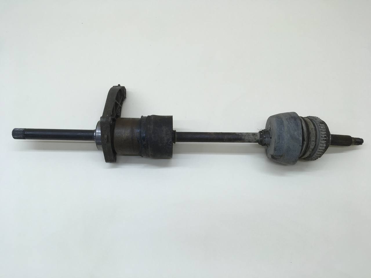 Полуось передняя правая Chevrolet Niva 2009-2020 Полуось передняя правая Chevrolet Niva 2009-2020
