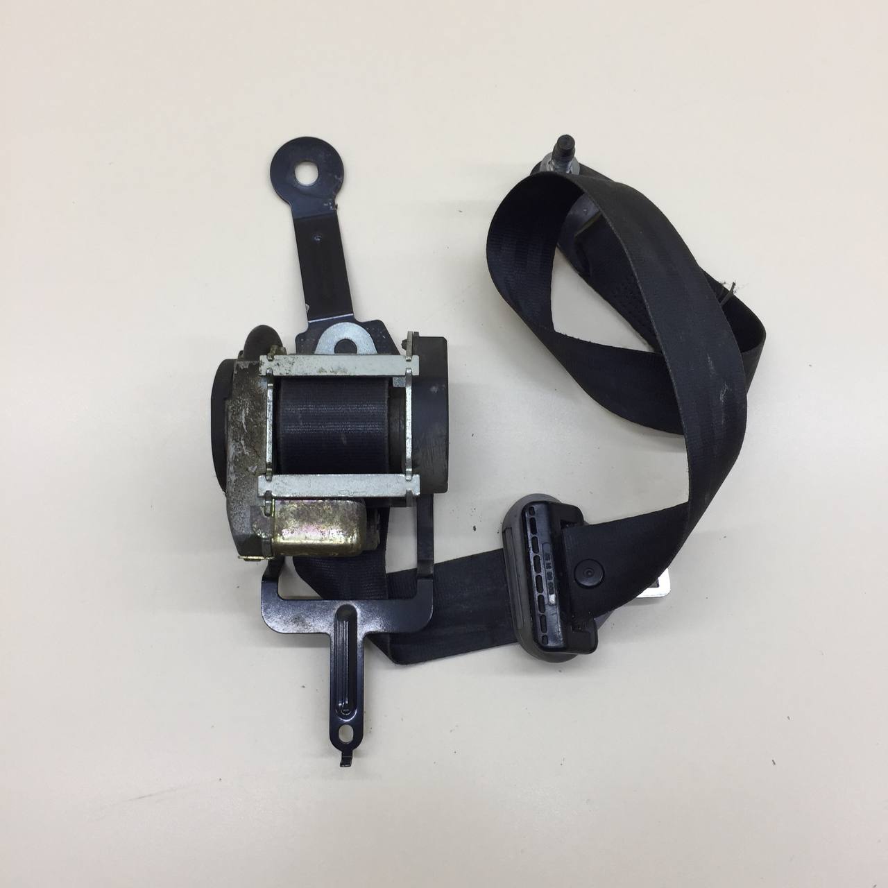 Ремень безопасности с пиропатроном Nissan Primera (P12) 2002-2007