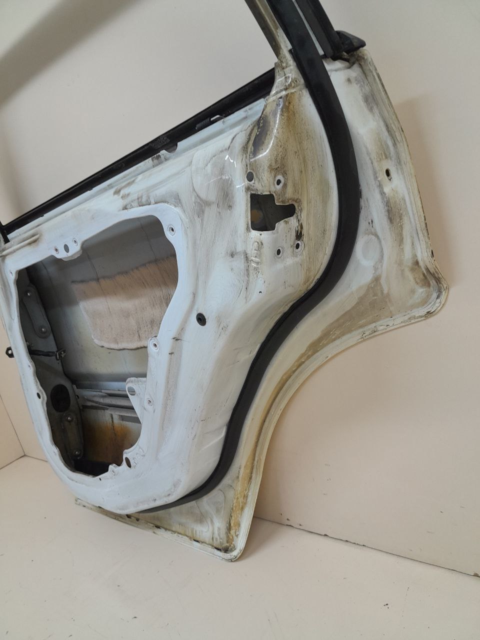 Дверь задняя правая Ford Fusion (JU) 2002-2012 Дверь задняя правая Ford Fusion (JU) 2002-2012