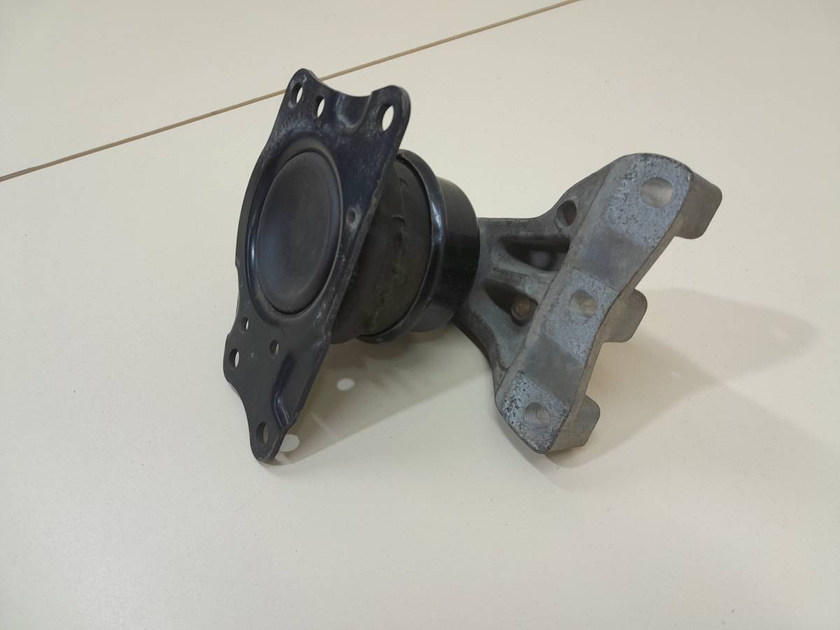 Опора двигателя правая Volkswagen Polo (Sed RUS) 2011> Опора двигателя правая Volkswagen Polo (Sed RUS) 2011>