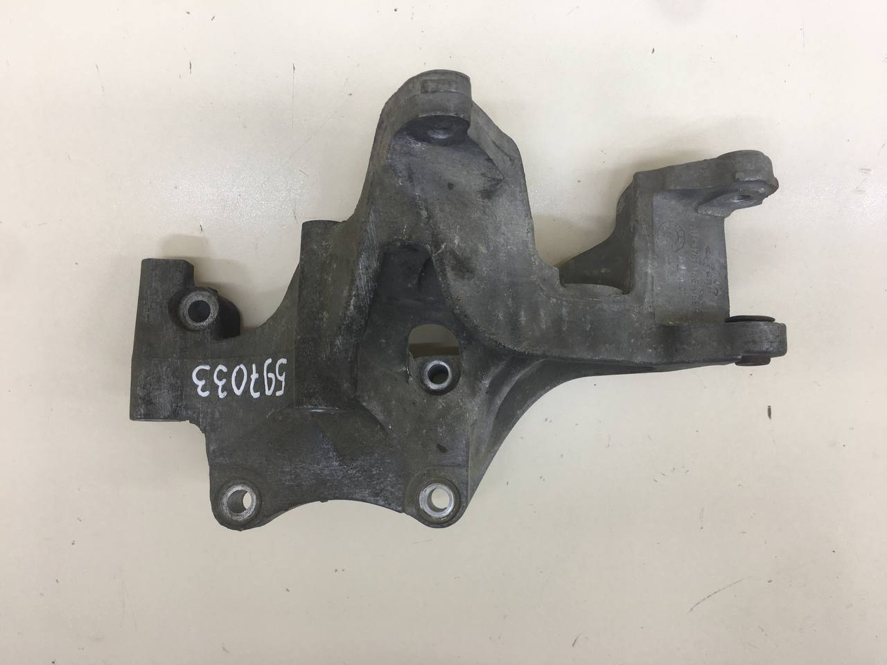 Кронштейн генератора Chery Tiggo T11 2005-2016