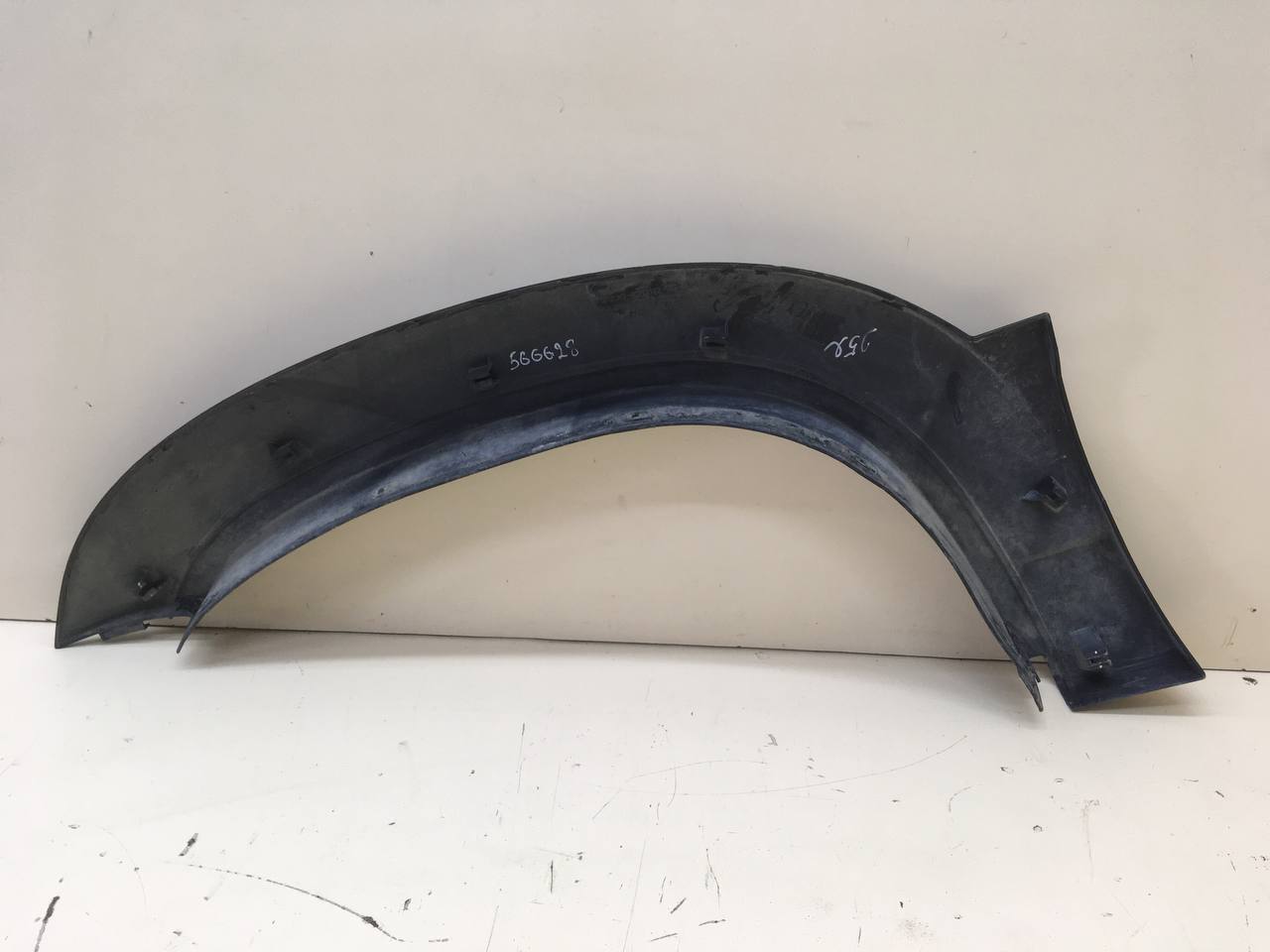 Накладка переднего крыла правого Chevrolet Niva 2009-2020