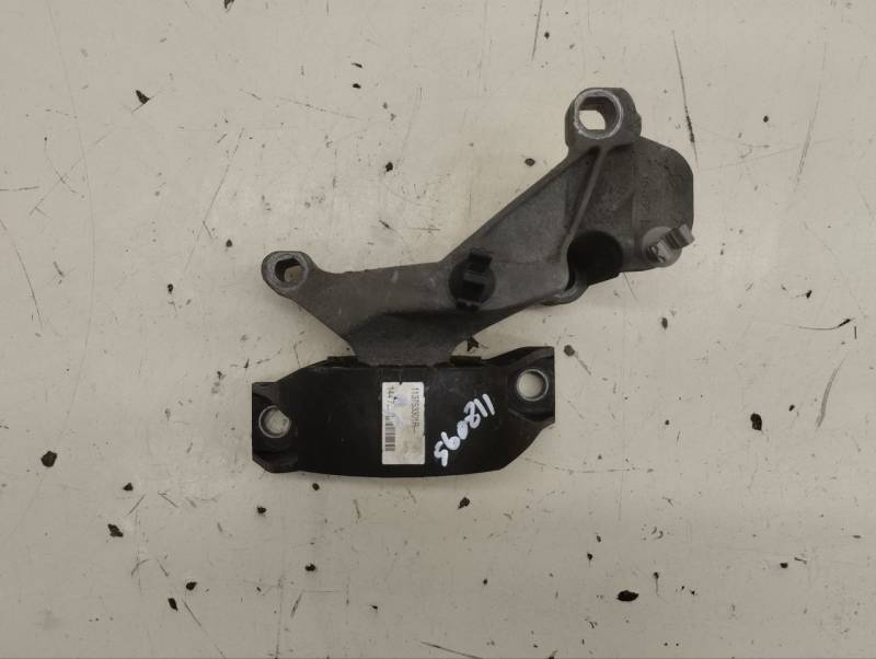 Опора двигателя правая Nissan Almera 3 (G11, G15) 2012> Опора двигателя правая Nissan Almera 3 (G11, G15) 2012>