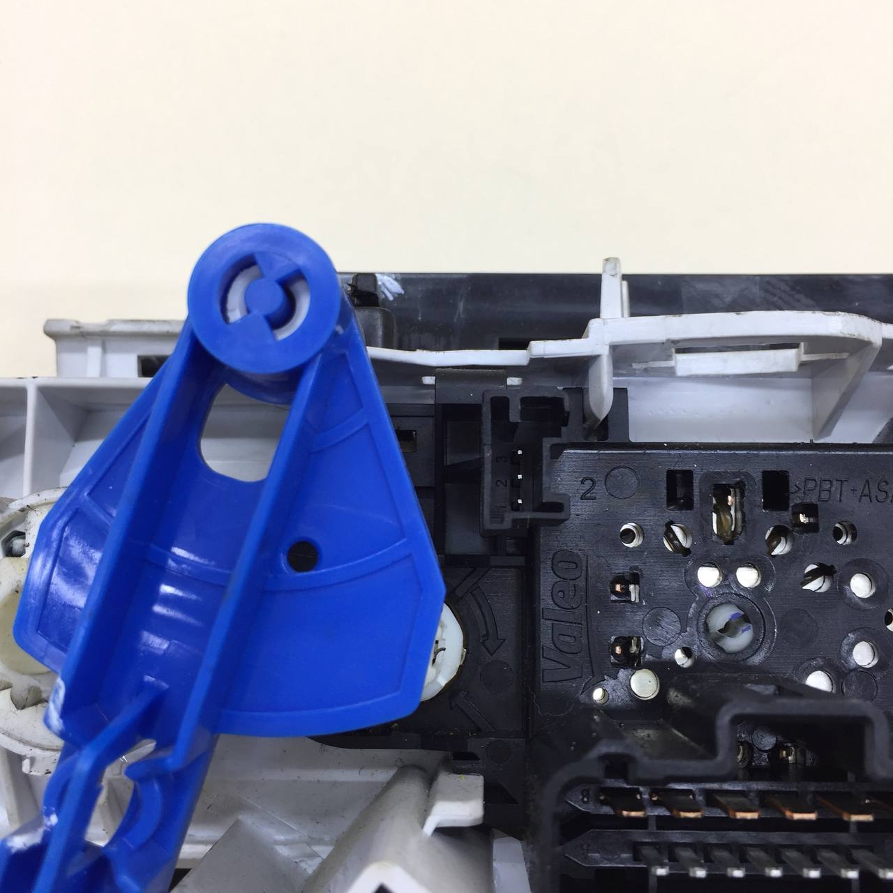 Блок управления отопителем Lada  X-RAY Cross 2018 >