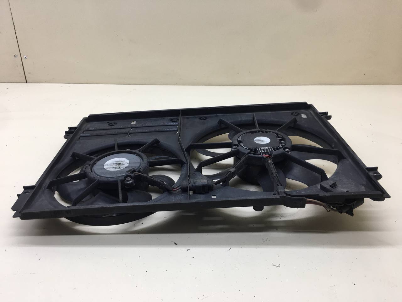 Диффузор вентилятора Volkswagen Passat B7 2011-2015