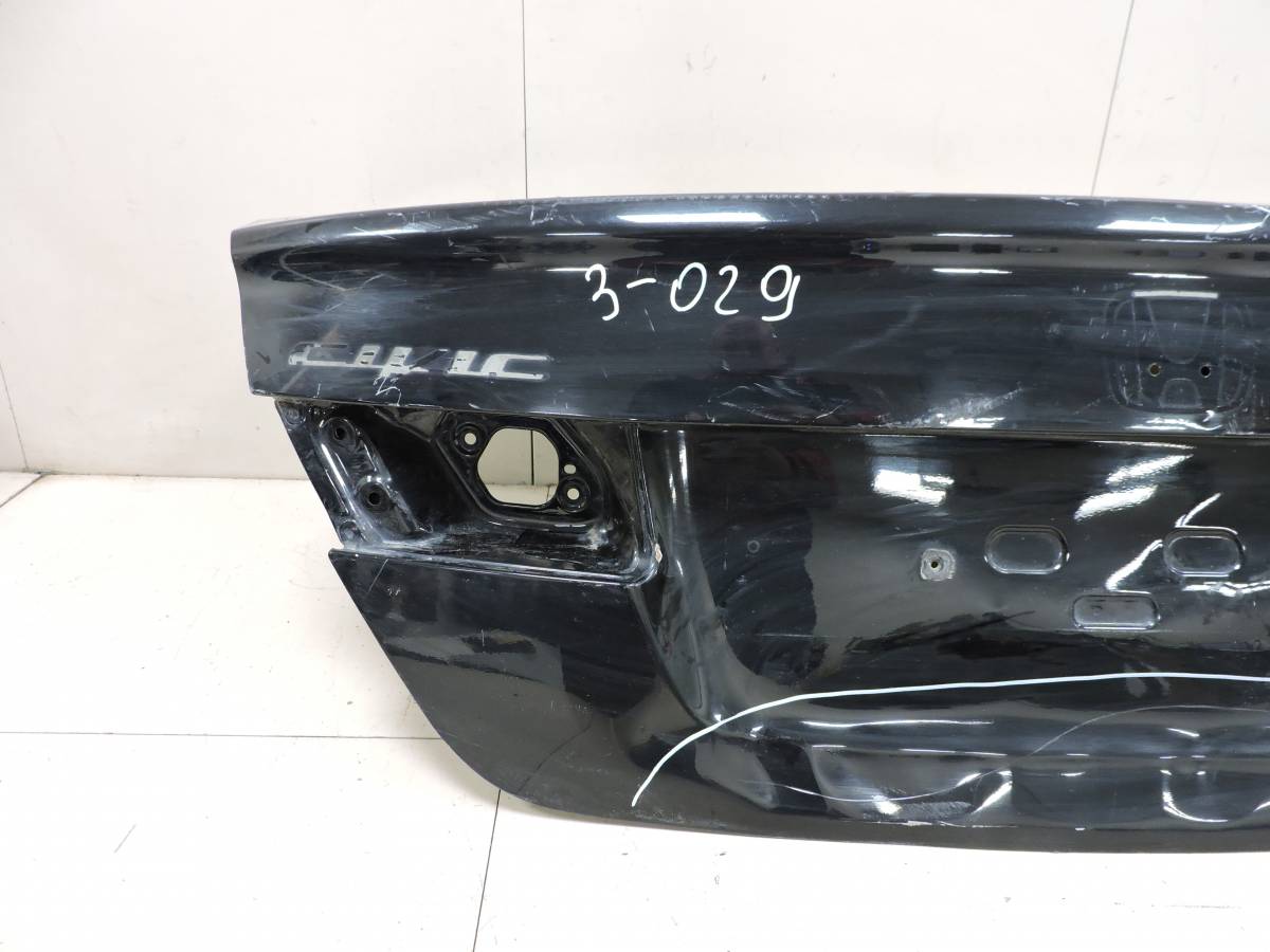 Крышка багажника Honda Civic 4D 2012>