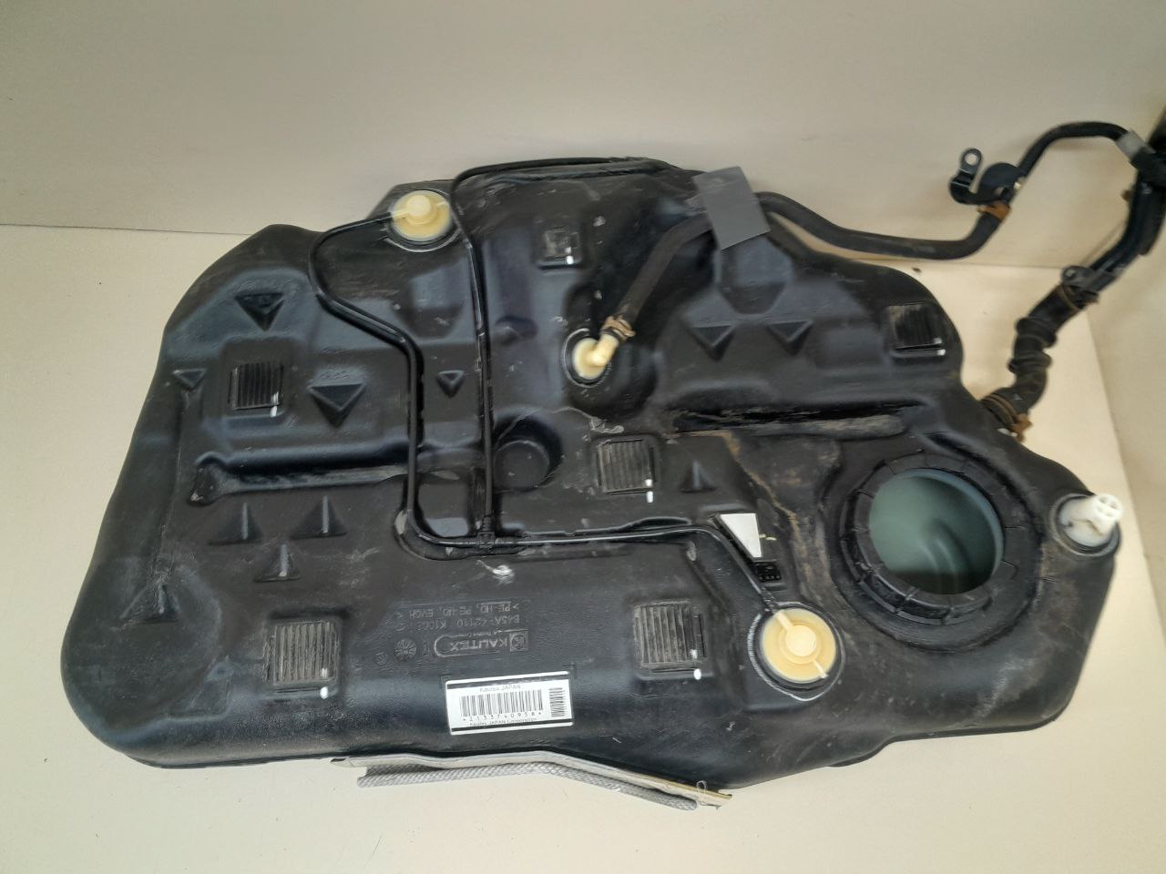 Бак топливный Mazda Mazda 3 (BM) 2013-2016 Бак топливный Mazda Mazda 3 (BM) 2013-2016