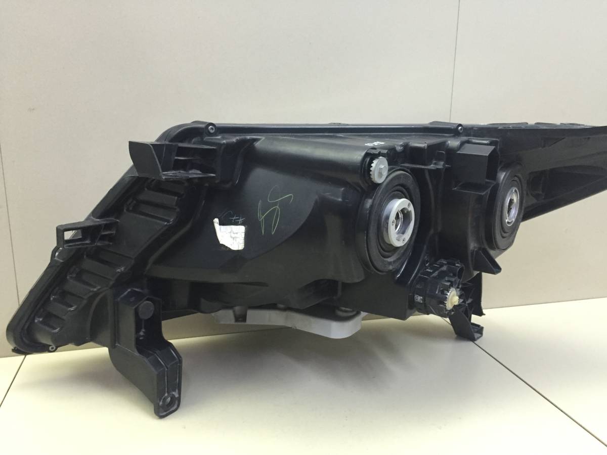 Фара правая Nissan Pathfinder (R52) 2014>