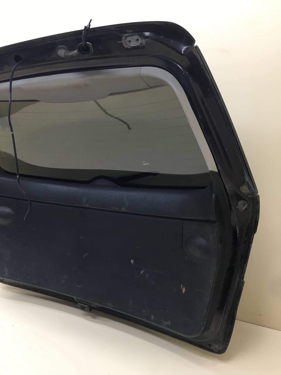 Дверь багажника со стеклом Mazda Mazda 6 (GG) 2002-2007 Дверь багажника со стеклом Mazda Mazda 6 (GG) 2002-2007