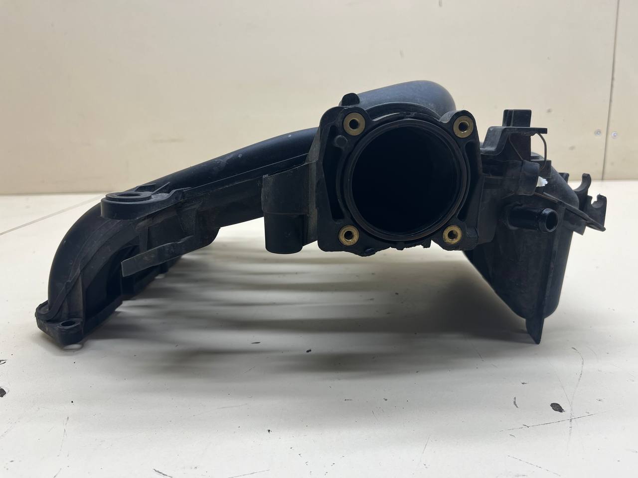 Коллектор впускной Renault Megane (2) 2002-2009 Коллектор впускной Renault Megane (2) 2002-2009
