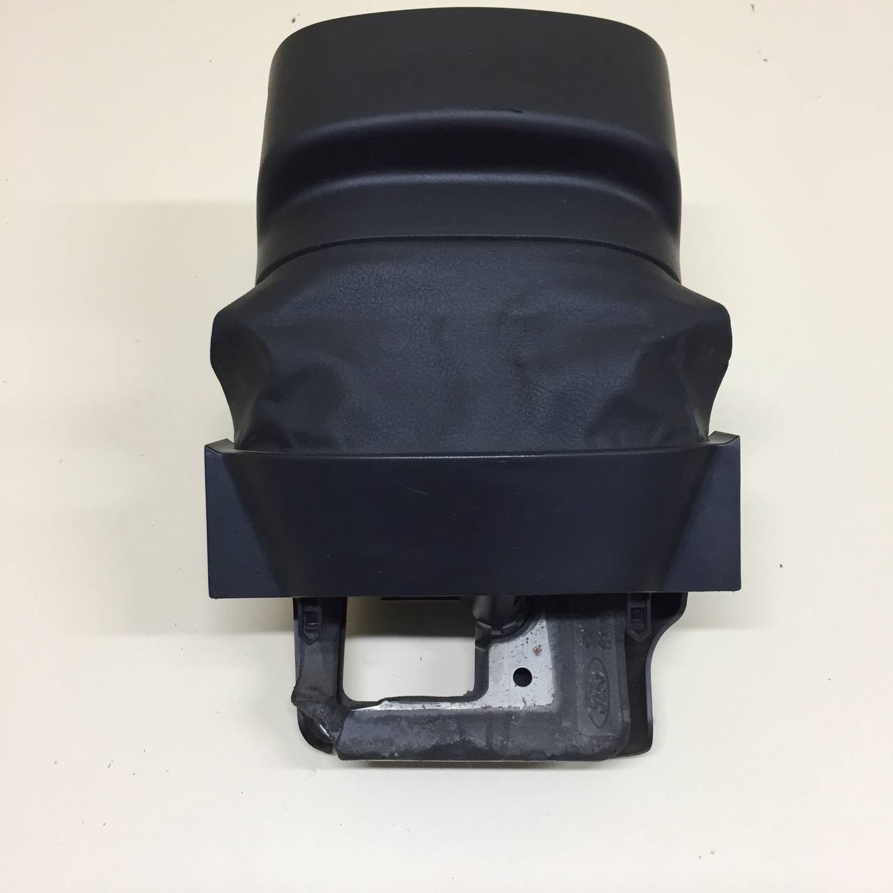 Кожух рулевой колонки Ford Focus 2 (DB) 2008-2011 Кожух рулевой колонки Ford Focus 2 (DB) 2008-2011