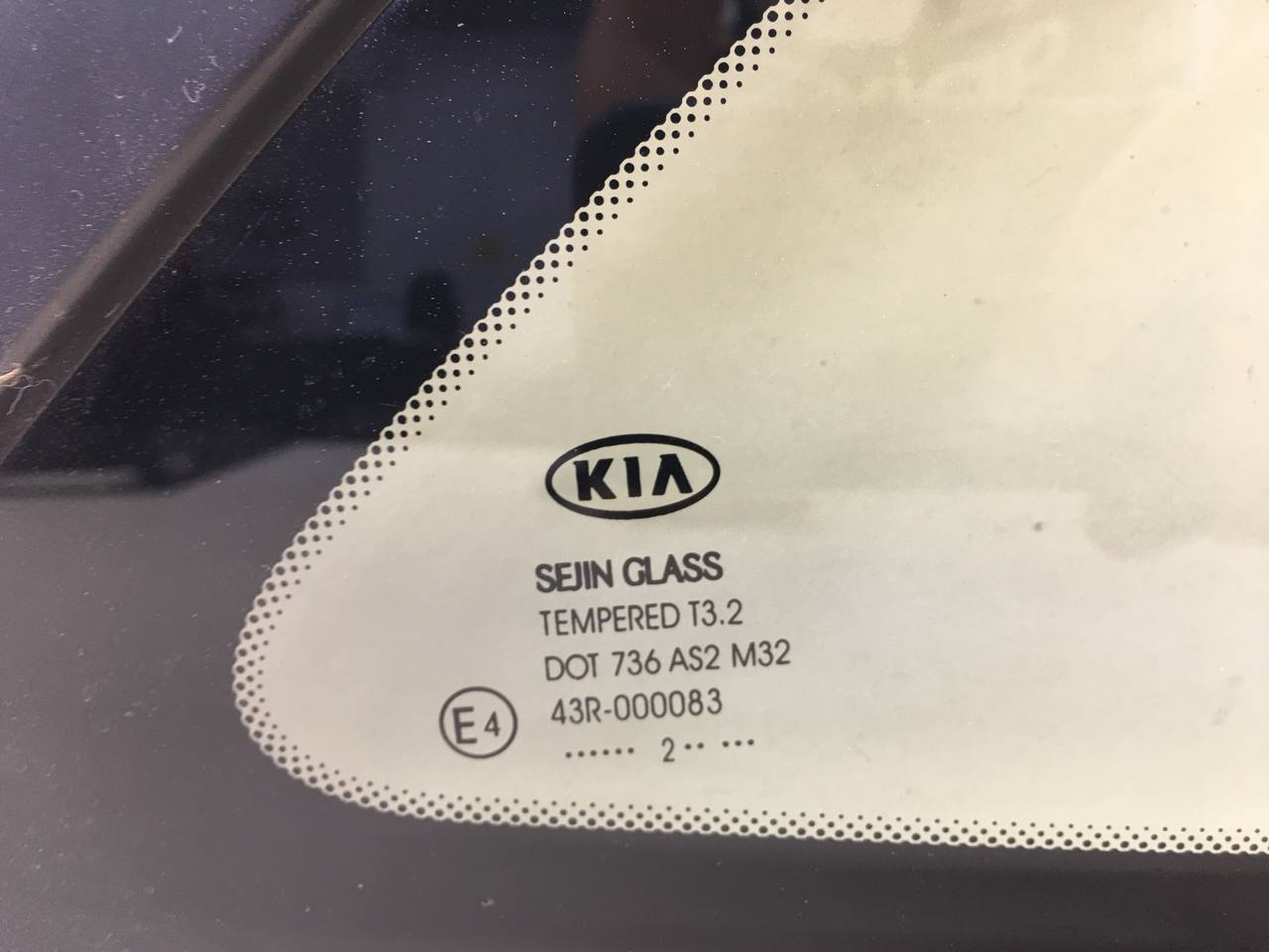 Стекло кузовное глухое правое Kia Ceed (JD) 2012-2018 Стекло кузовное глухое правое Kia Ceed (JD) 2012-2018