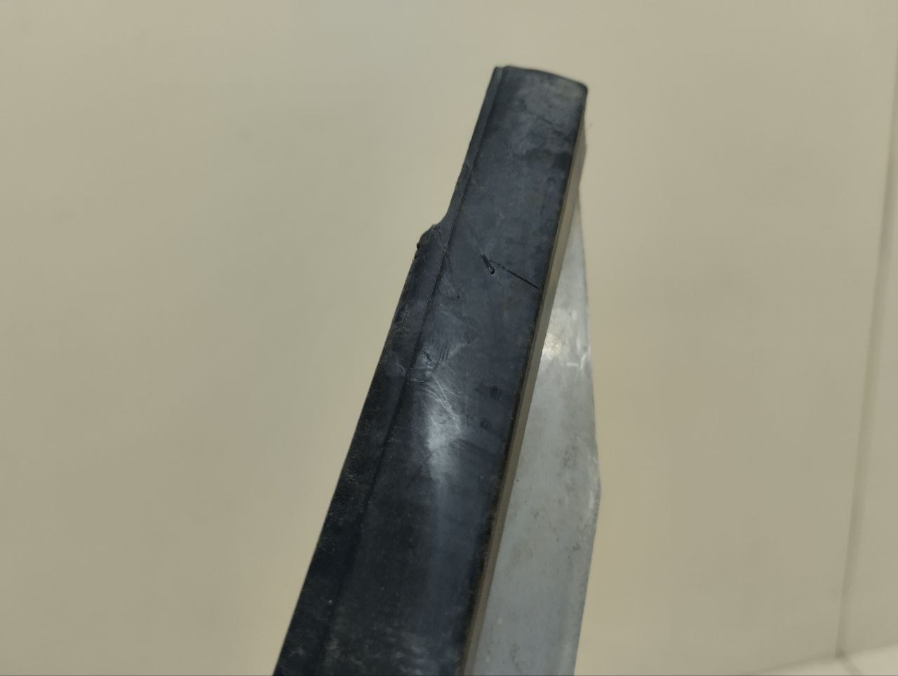 Молдинг лобового стекла Nissan Almera (N16) 2000-2006