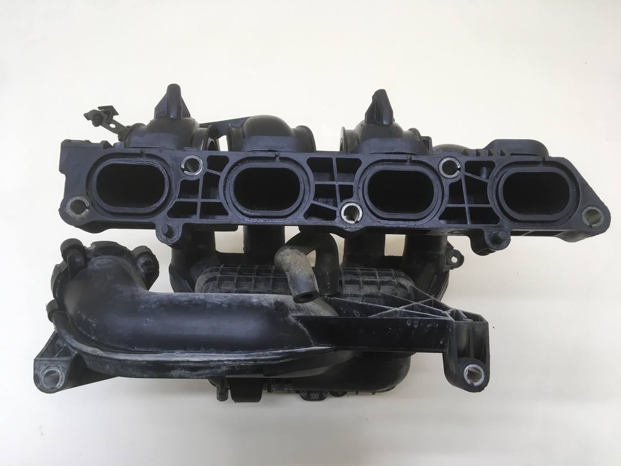 Коллектор впускной Ford Focus 3 2011> Коллектор впускной Ford Focus 3 2011>