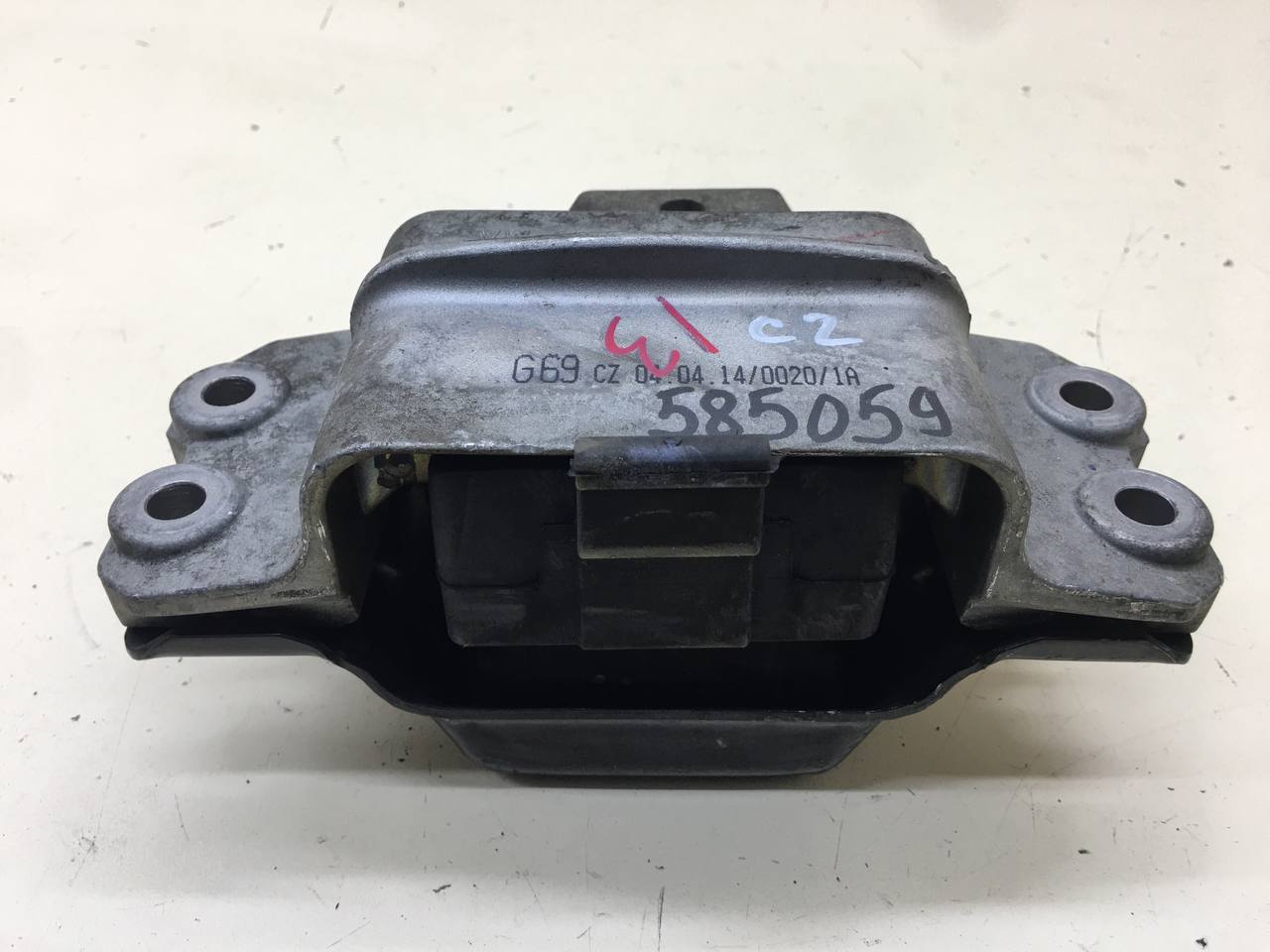 Опора двигателя левая Volkswagen Jetta (A6) 2010-2019 Опора двигателя левая Volkswagen Jetta (A6) 2010-2019