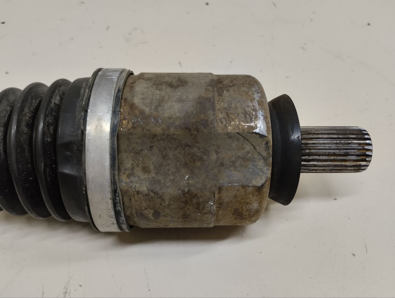 Полуось передняя левая Renault Duster (HSA, HSM) 2012> Полуось передняя левая Renault Duster (HSA, HSM) 2012>