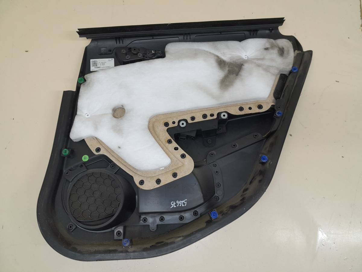 Обшивка двери задней левой Opel Astra J 2010-2017