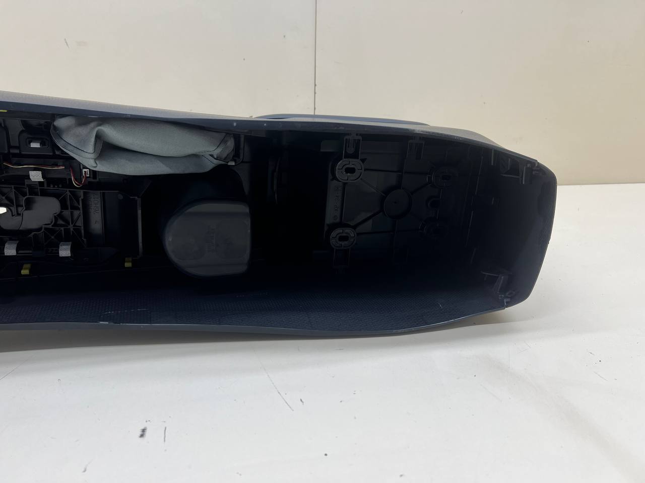Консоль центральная Toyota Rav 4 (XA40) 2013-2019