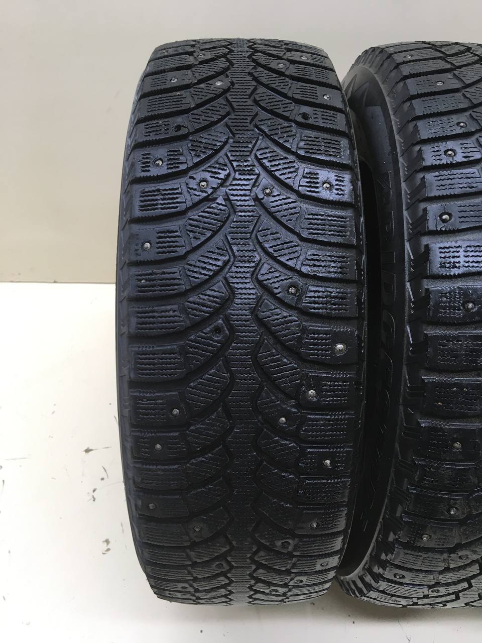 Шины R15 Зимние шипованные Bridgestone Blizzak Spike-01 Шины R15 Зимние шипованные Bridgestone Blizzak Spike-01