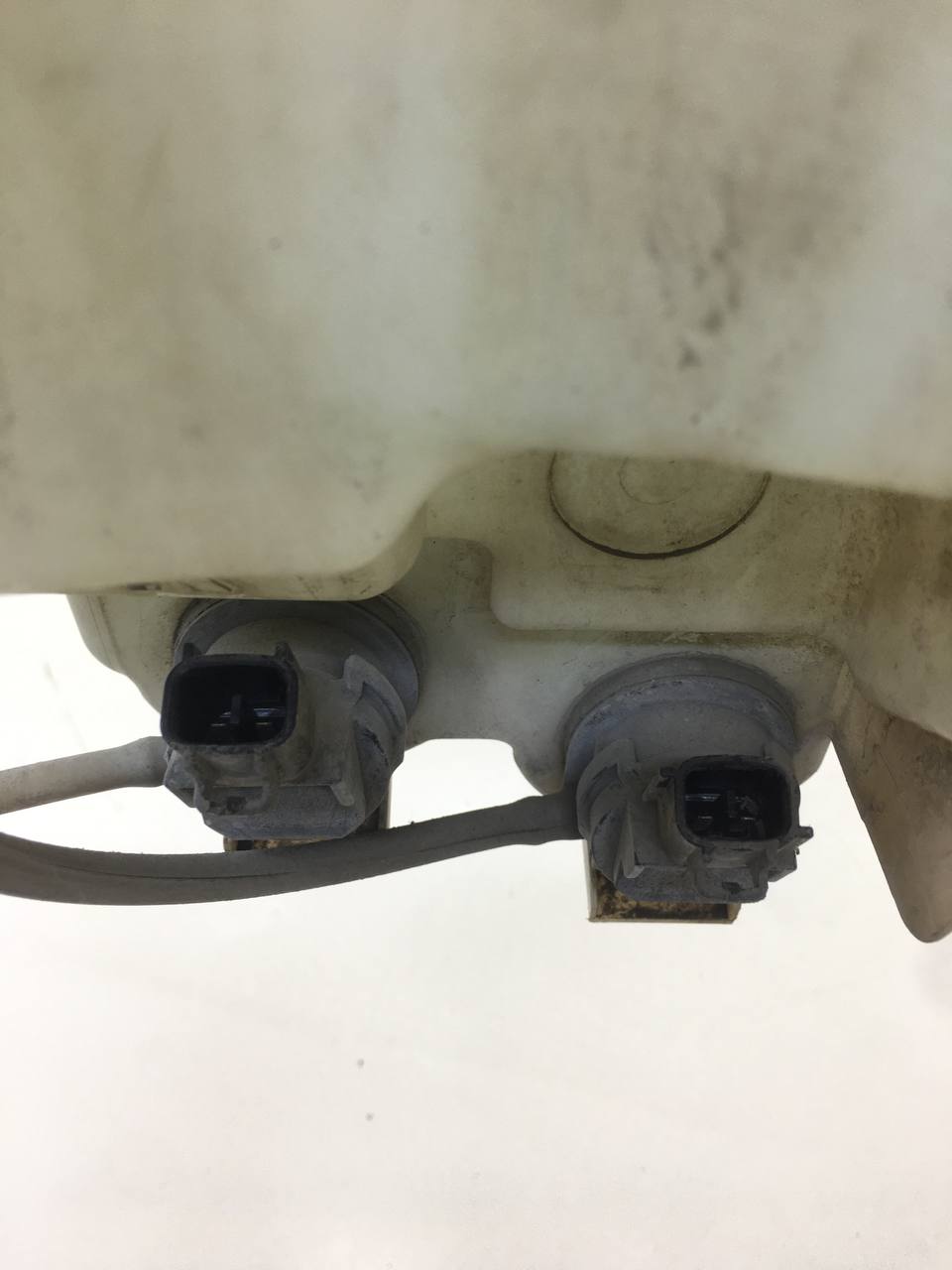 Бачок омывателя лобового стекла Toyota Rav 4 (A30) 2006-2013