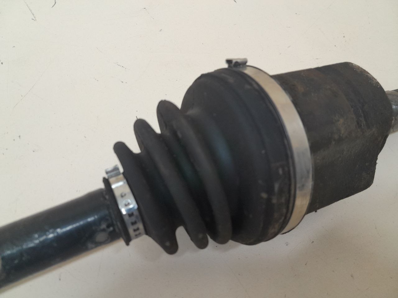 Полуось передняя левая Nissan Almera (N16) 2000-2006 Полуось передняя левая Nissan Almera (N16) 2000-2006