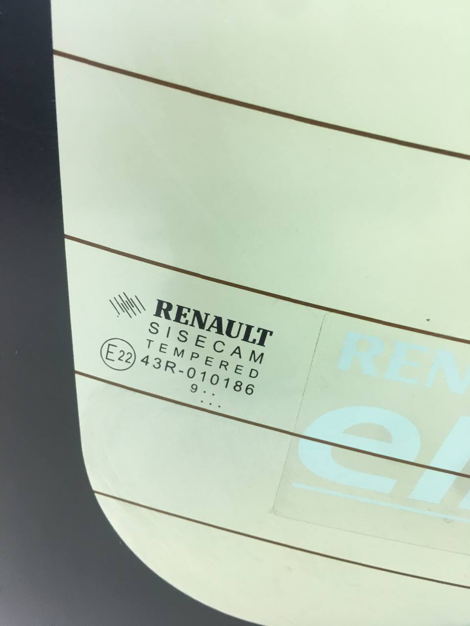 Стекло заднее Renault Logan (2) 2014>