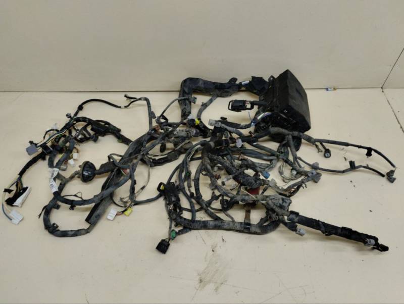 Проводка двс Toyota Auris (E150) 2006-2012 Проводка двс Toyota Auris (E150) 2006-2012