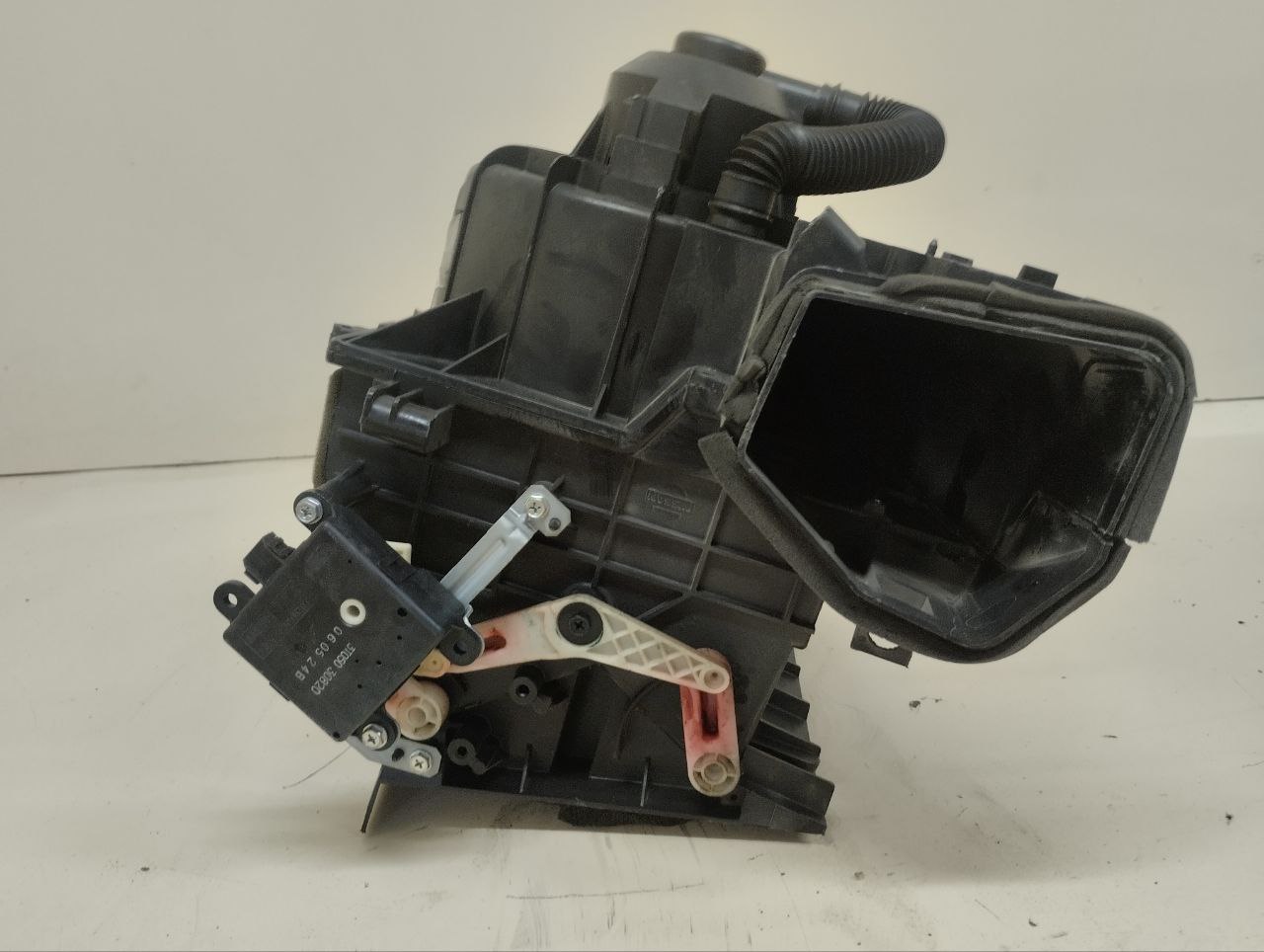 Корпус отопителя Nissan Almera (N16) 2000-2006 Корпус отопителя Nissan Almera (N16) 2000-2006