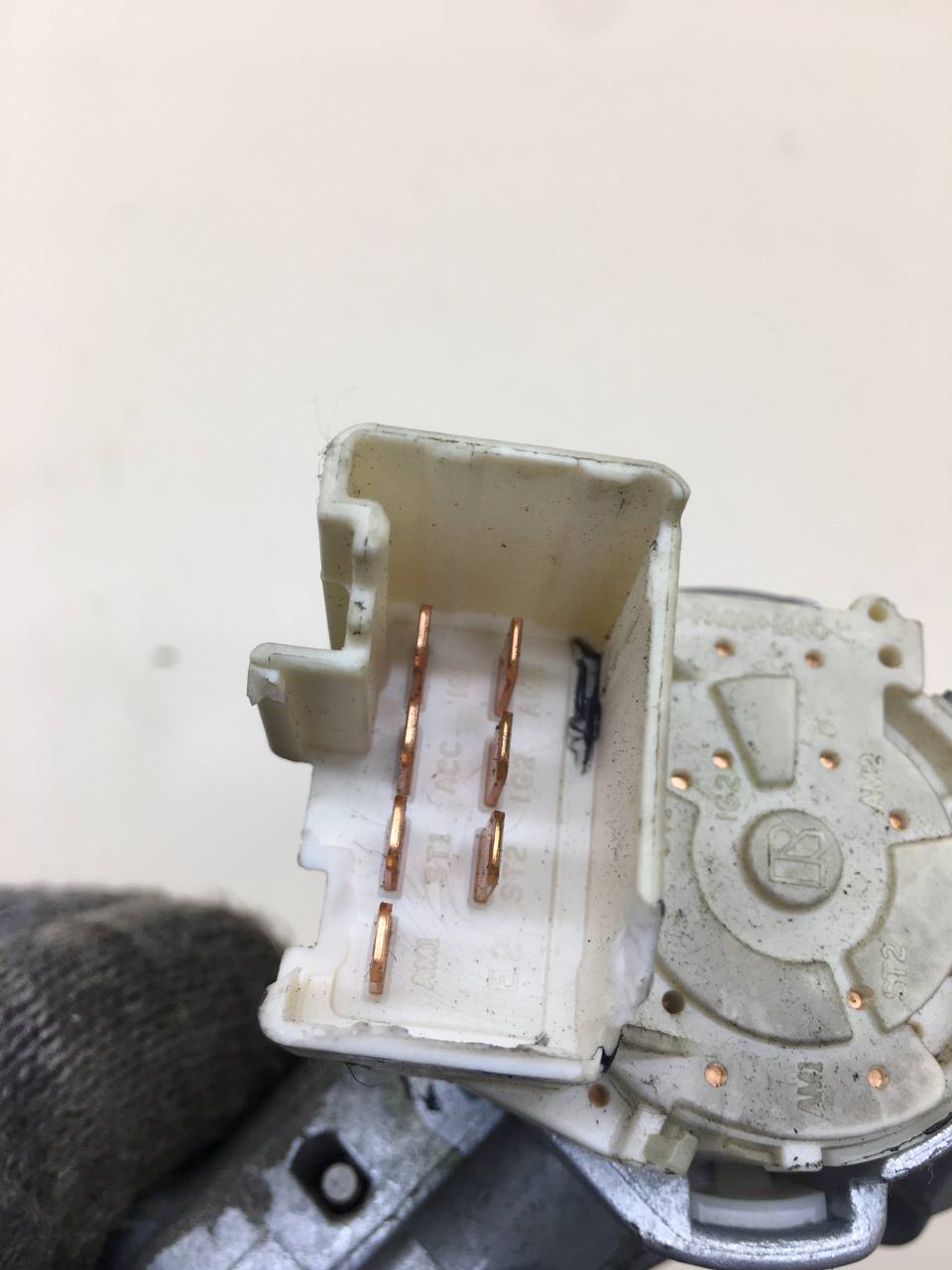 Замок зажигания Toyota Hilux (AN10,AN20,AN30) 2011-2015