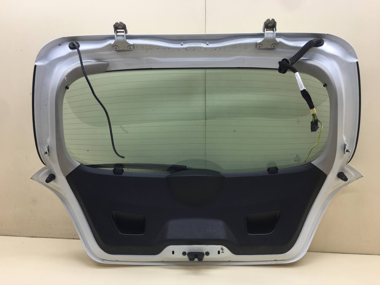 Дверь багажника со стеклом Peugeot 207 2006-2013 Дверь багажника со стеклом Peugeot 207 2006-2013