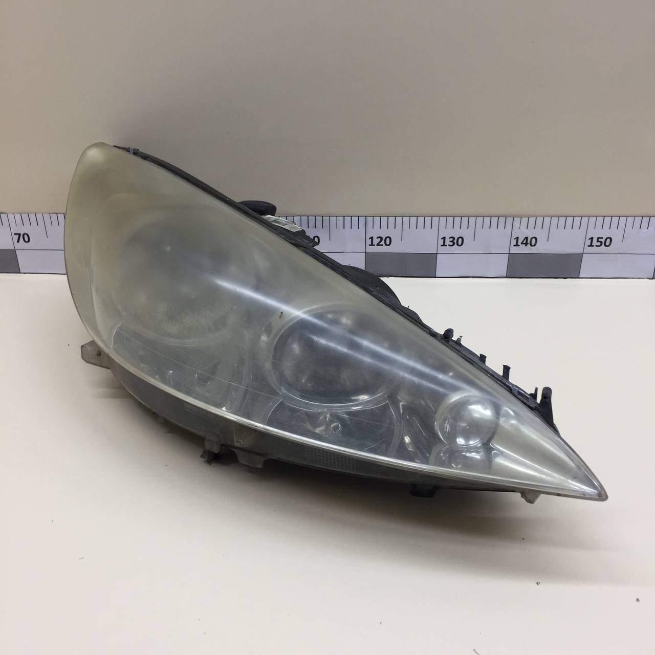 Фара правая Peugeot 308 2007> Фара правая Peugeot 308 2007>