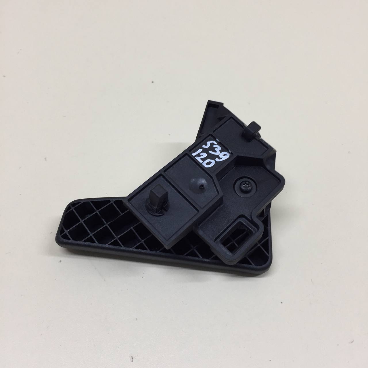 Ручка открывания капота Volkswagen Polo (MK5) 2011-2020 Ручка открывания капота Volkswagen Polo (MK5) 2011-2020