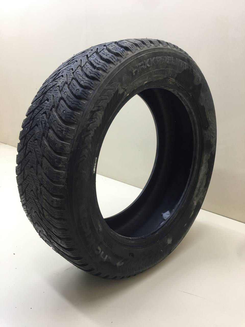 Шины R16 Зимние шипованные Nokian Hakkapelitta 8. 