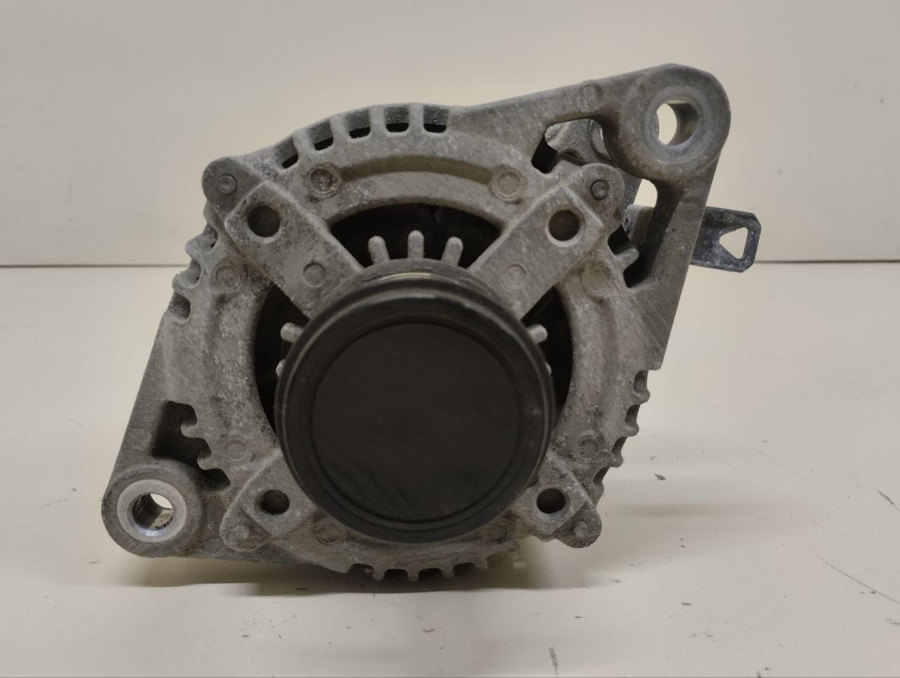 Генератор Lexus RX 350 /450h (XL10) 2009-2015 Генератор Lexus RX 350 /450h (XL10) 2009-2015