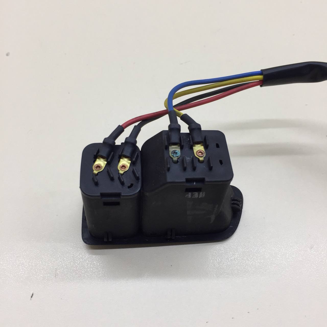 Кнопка открывания багажника Kia Optima 3 (TF) 2010-2015