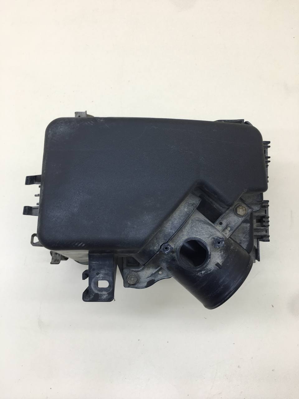 Корпус воздушного фильтра Toyota Auris (E150) 2006-2012