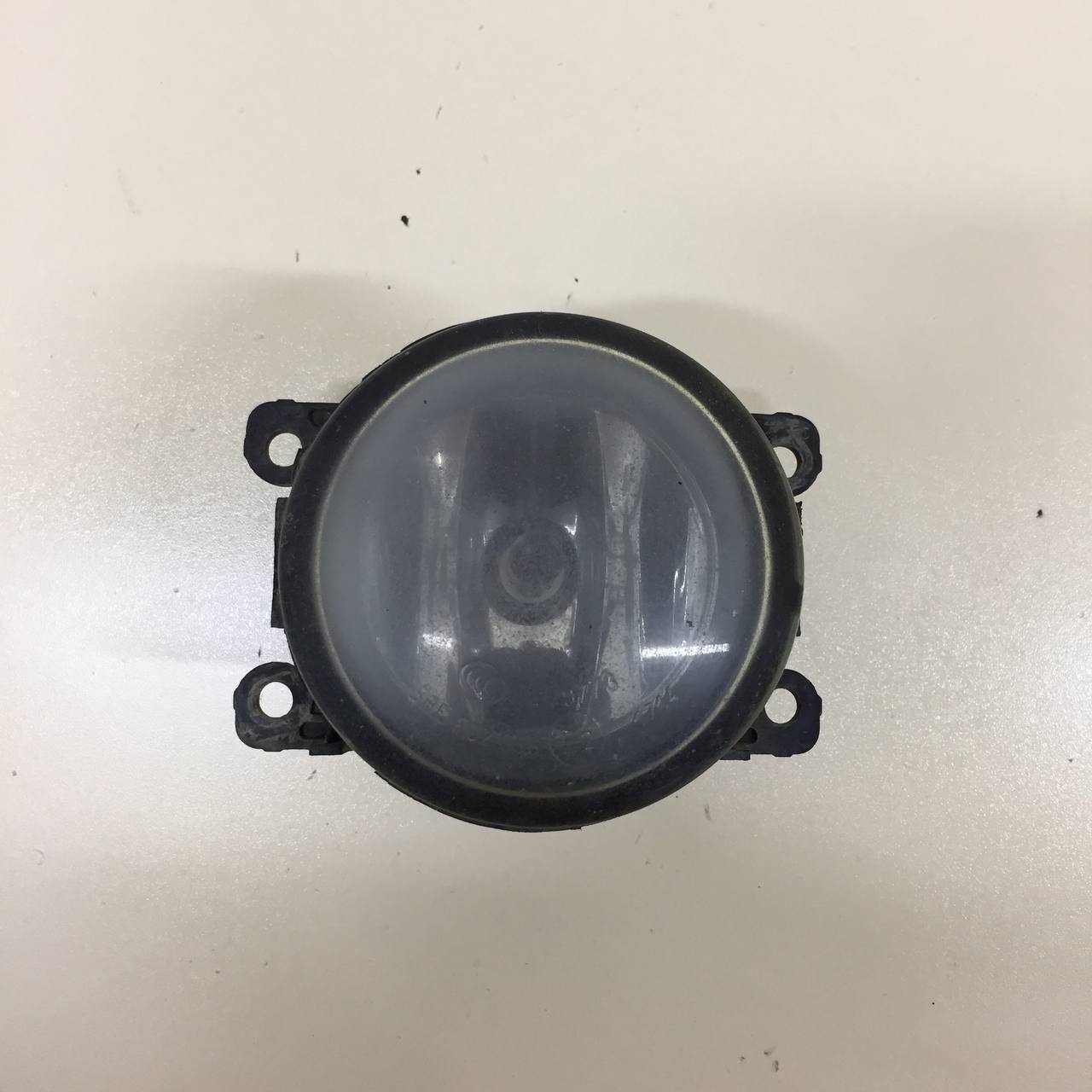 Фара противотуманная Renault Duster (HSA, HSM) 2012> Фара противотуманная Renault Duster (HSA, HSM) 2012>