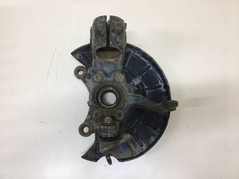 Кулак поворотный передний правый Volkswagen Tiguan (5N1) 2007-2011