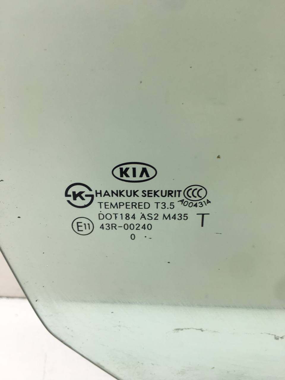 Стекло двери передней правой Kia Cerato (TD) 2009-2013