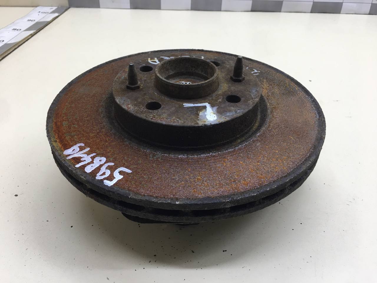 Кулак поворотный передний левый Fiat Albea 2002-2012