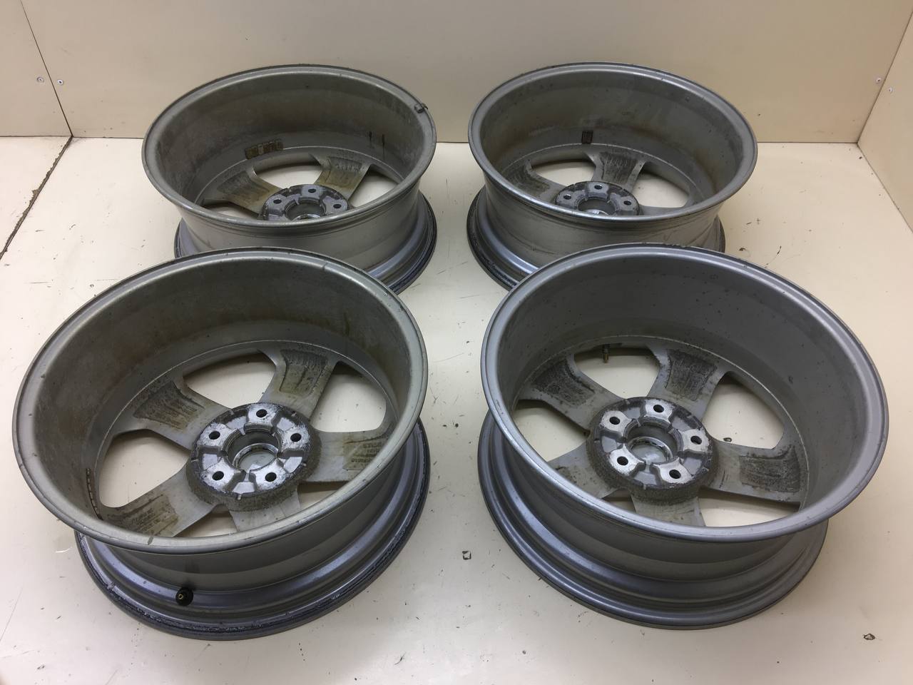 Диски к-кт R17 Литые