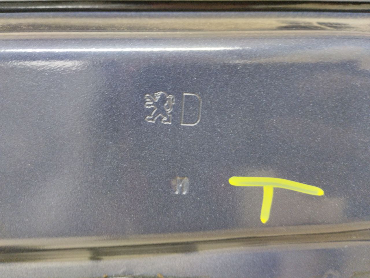 Дверь передняя правая Peugeot 308 2007>