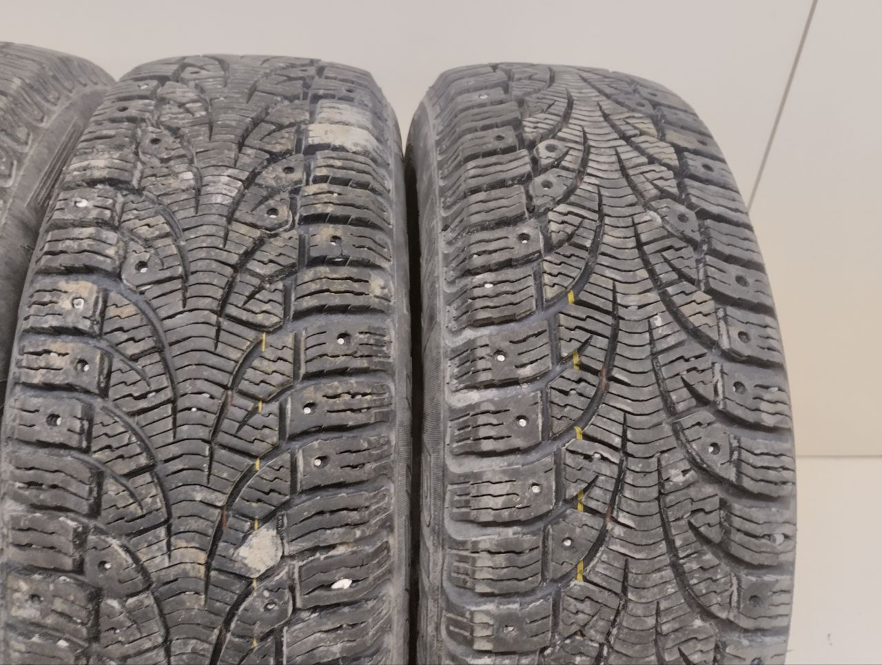 Шины к-кт R15 Зимние шипованные Pirelli Winter Carving Edge 