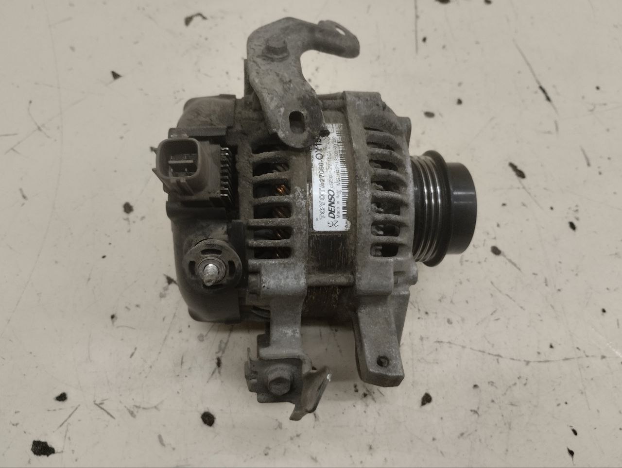Генератор Toyota Corolla E180 2013-2019 Генератор Toyota Corolla E180 2013-2019