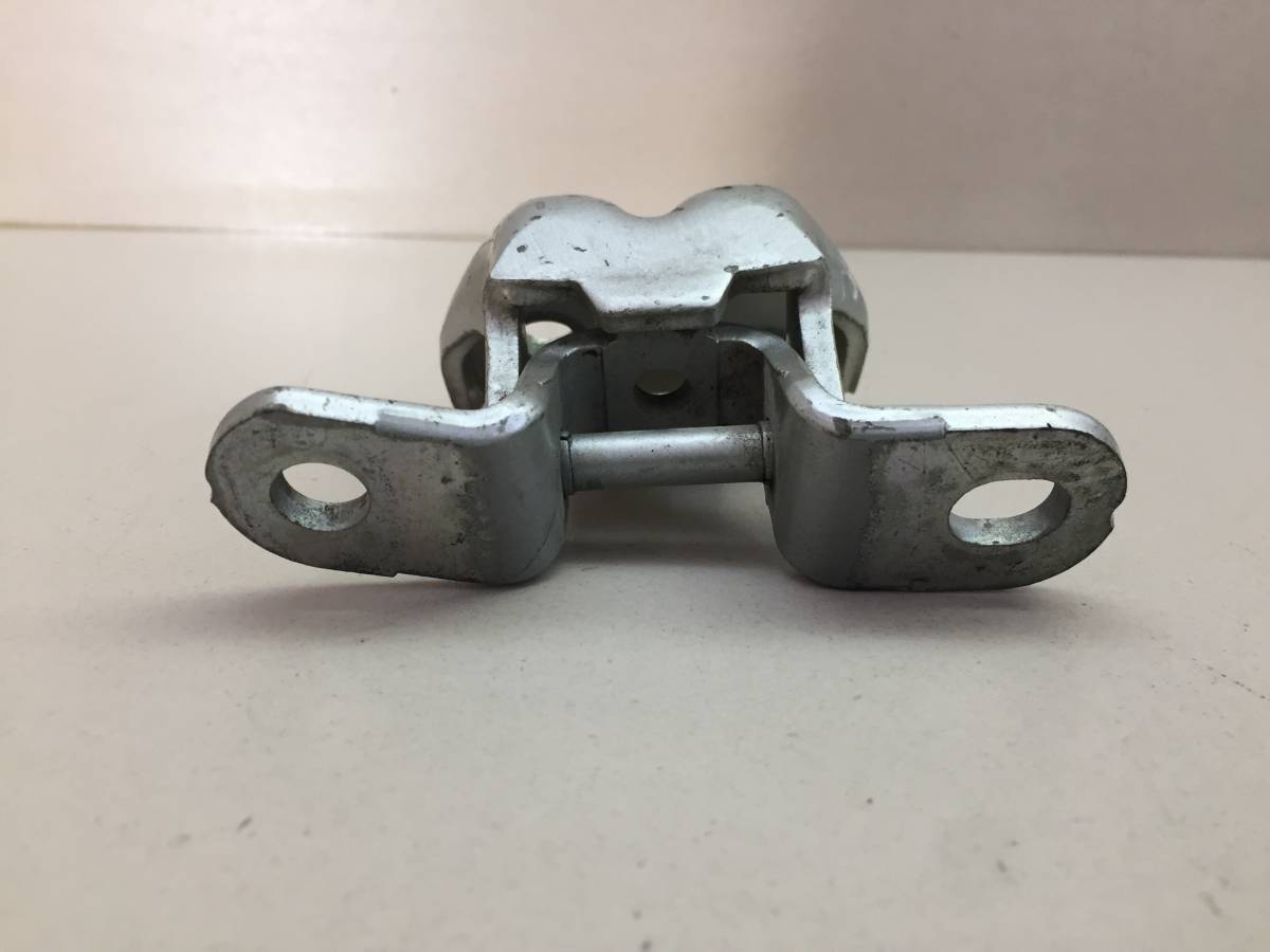 Петля двери задней левой верхняя Hyundai Tucson (JM) 2004-2010