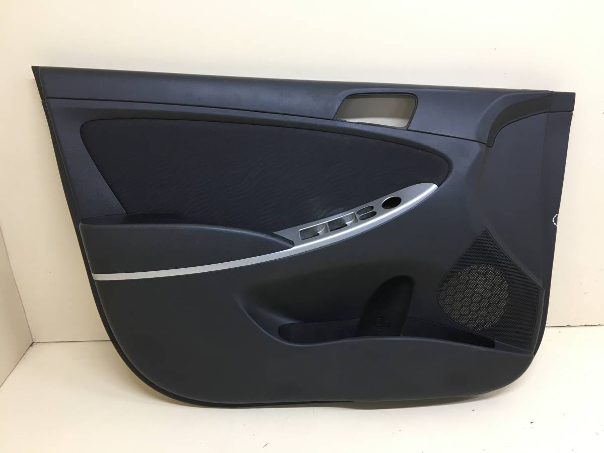 Обшивка двери передней левой Hyundai Solaris (RB) 2010-2017