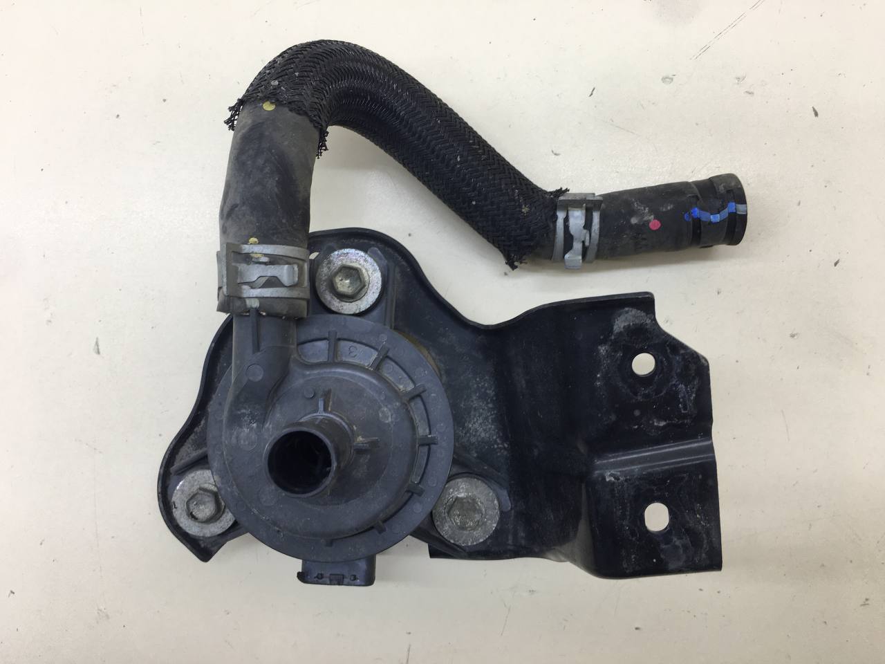 Помпа инвертора Toyota Rav 4 (XA40) 2013-2019 Помпа инвертора Toyota Rav 4 (XA40) 2013-2019
