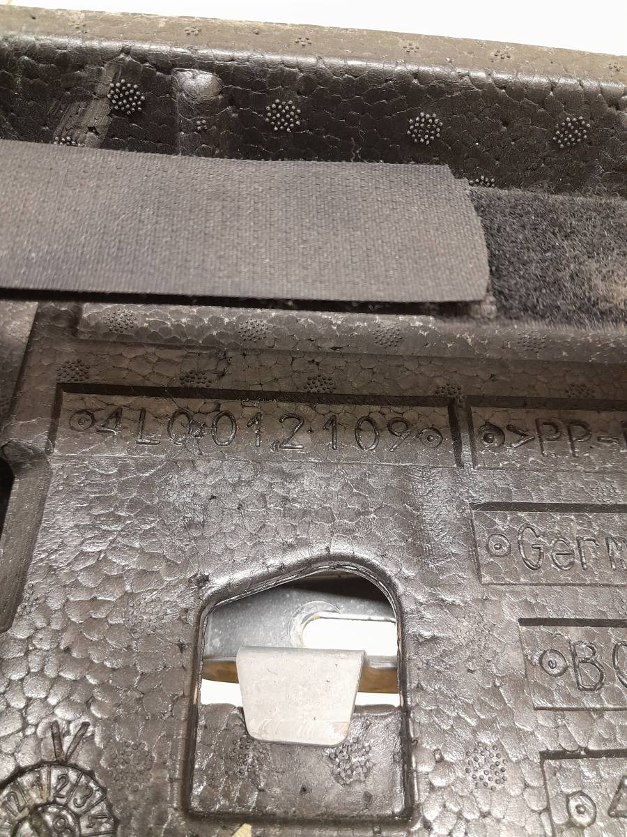 Контейнер в багажник Audi Q7 (4L) 2005-2015