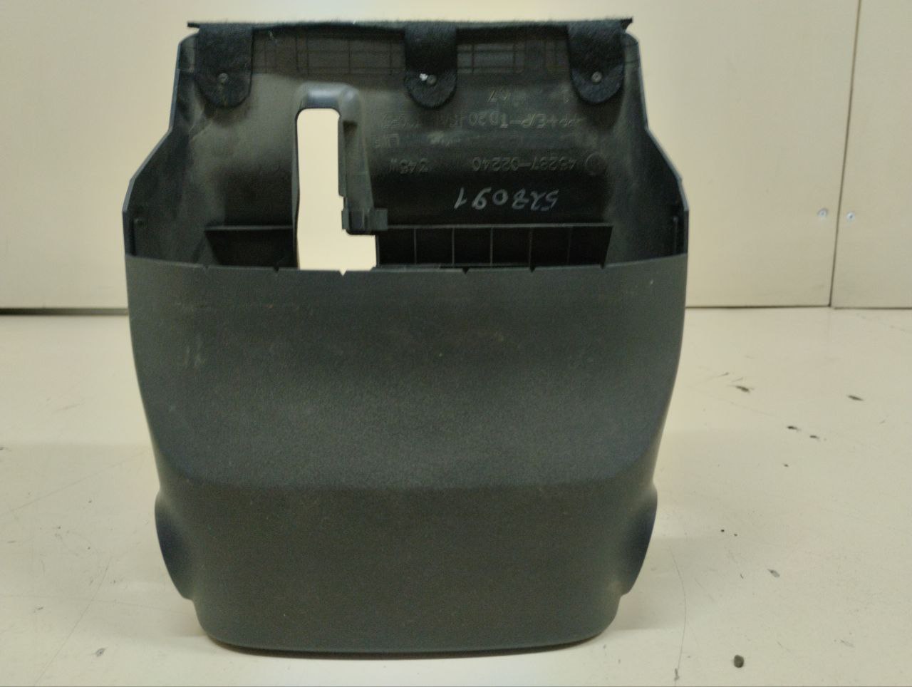 Кожух рулевой колонки Toyota Auris (E150) 2006-2012 Кожух рулевой колонки Toyota Auris (E150) 2006-2012