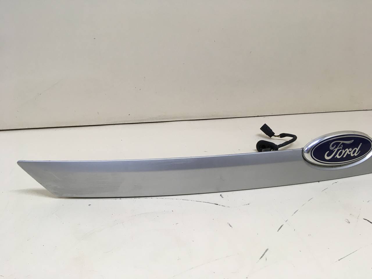 Накладка двери багажника Ford Focus 2 (DB) 2008-2011